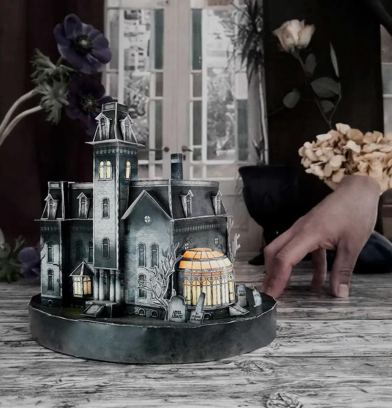 Maqueta recortable La familia Addams - Imagen 2